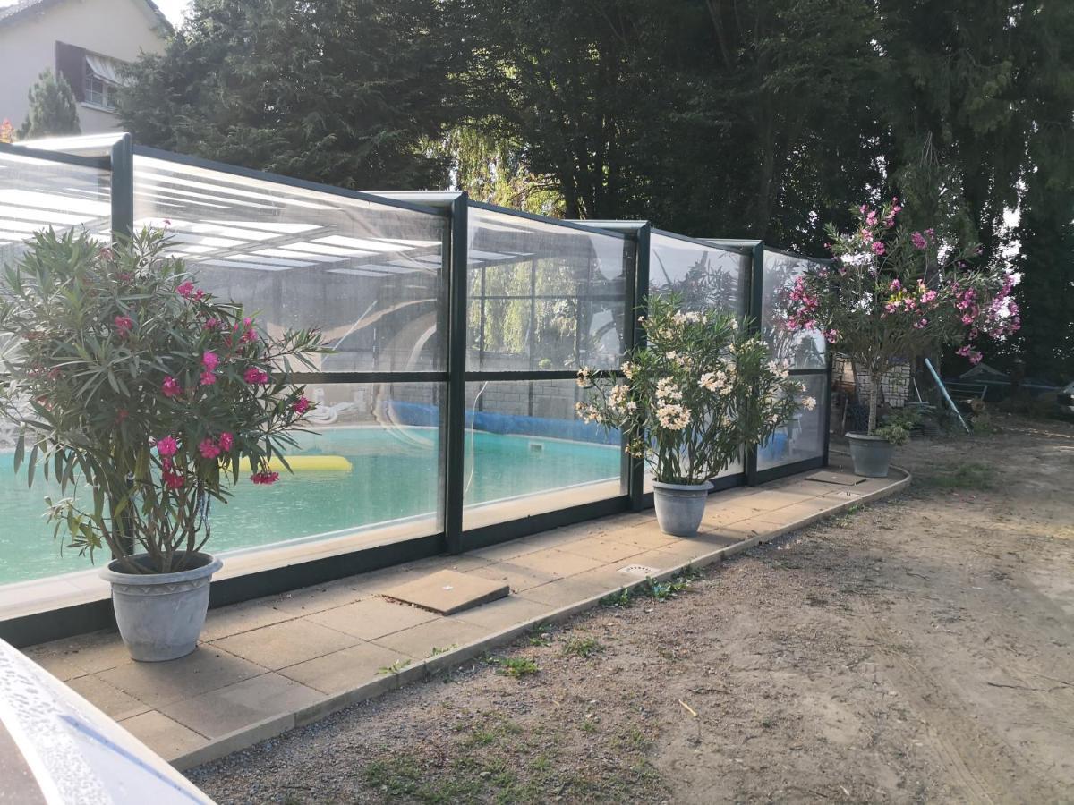 Au Jardin Fleuri Bed and Breakfast Secondigny Εξωτερικό φωτογραφία
