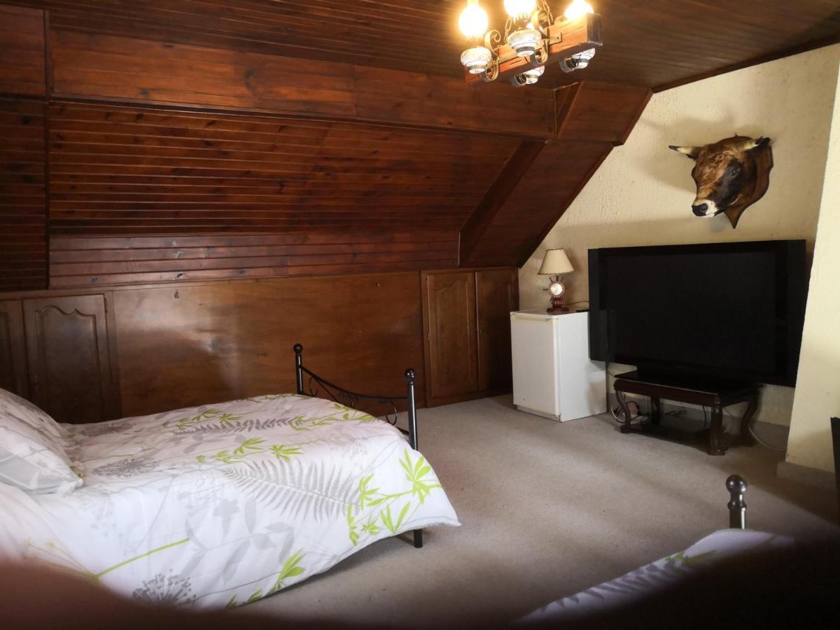 Au Jardin Fleuri Bed and Breakfast Secondigny Εξωτερικό φωτογραφία